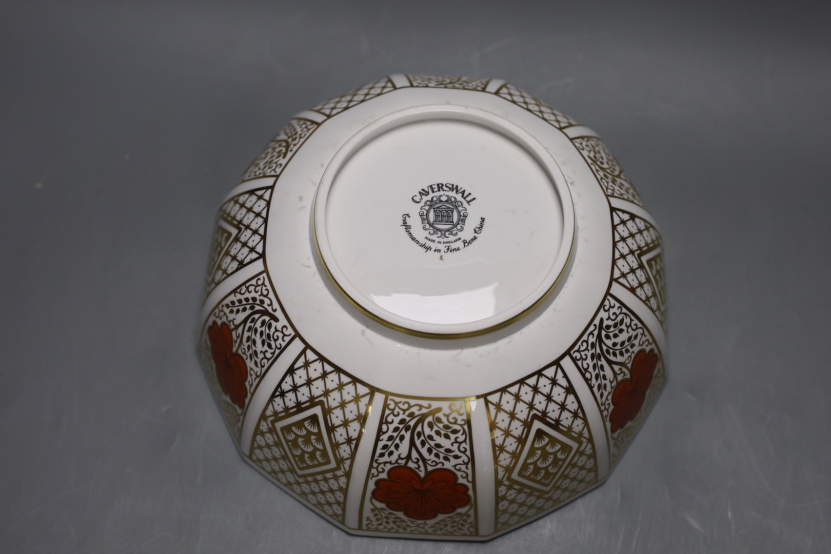 An Imari bowl, a Caverswall bowl and two saucer dishes